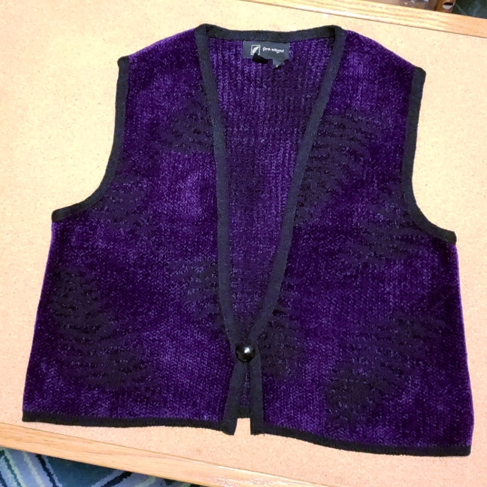 Fern Wayne Fabric Artist purple chenille sweater vest, medium